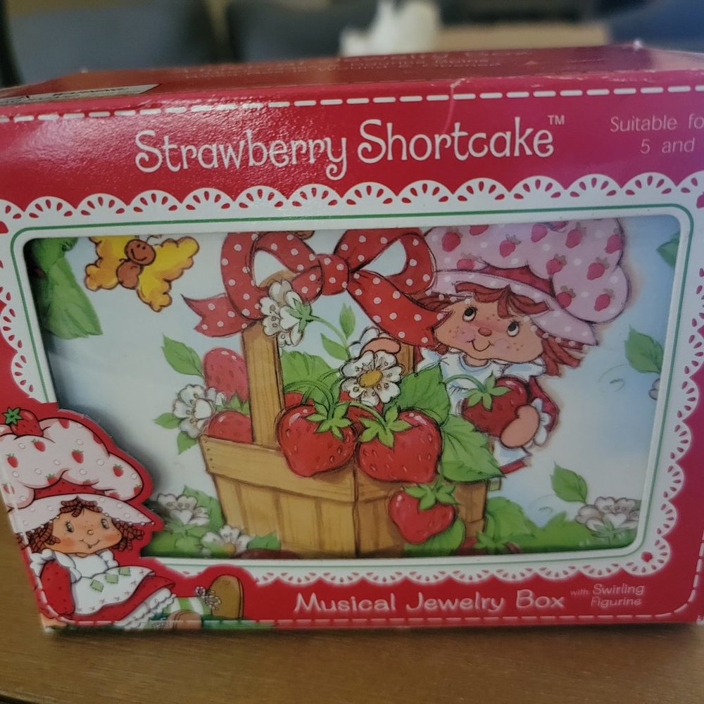 2002 Strawberry Shortcake Musical Jewelry Box
